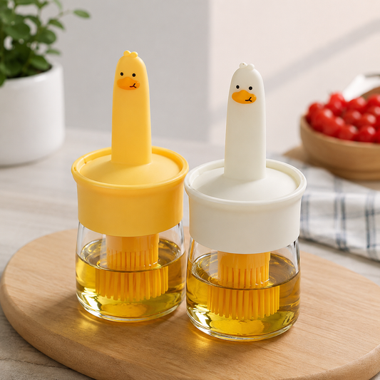 2-in-1 Oil Dispenser with Silicone Basting Brush – Cute Duck Design, 200ml Glass Oil Bottle, Food-Grade Silicone Brush, Leak-Proof, Refillable Oil Applicator for BBQ, Baking, Air Fryer, Cooking & Salad